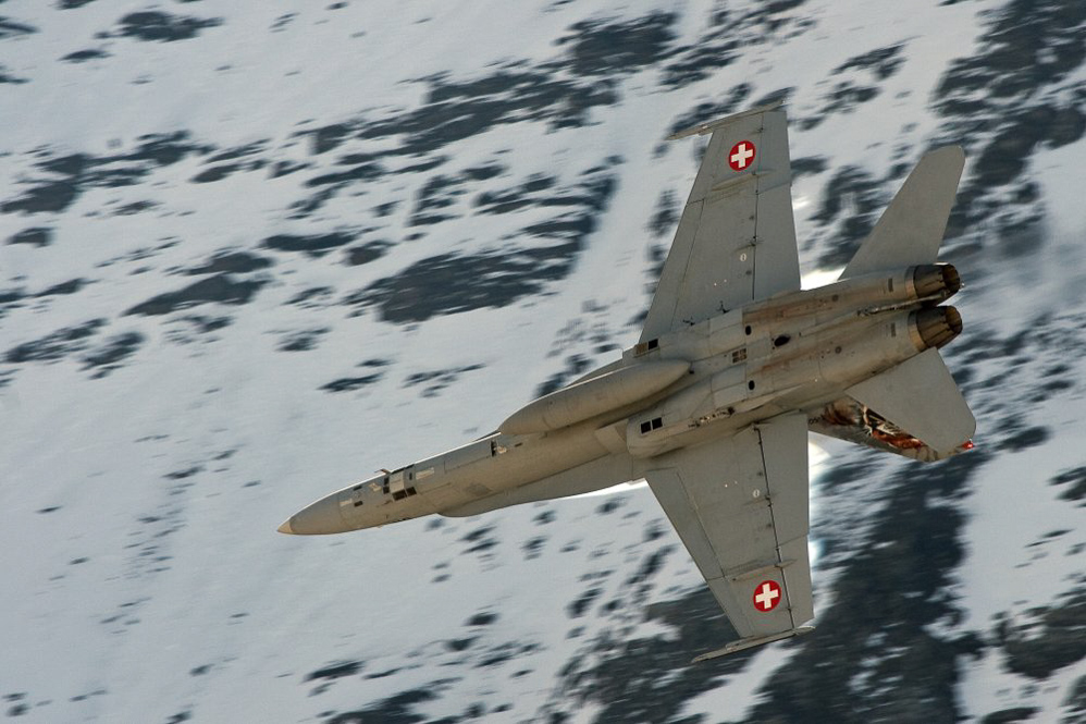 Axalp08 - ©MD - 039 - Übungsschiessen mit 4 Hornets am Vormittag