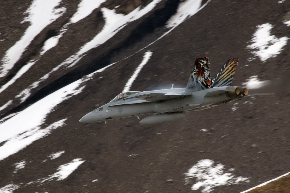 Axalp08 - ©MD - 104 - Übungsschiessen mit 4 Hornets am Nachmittag