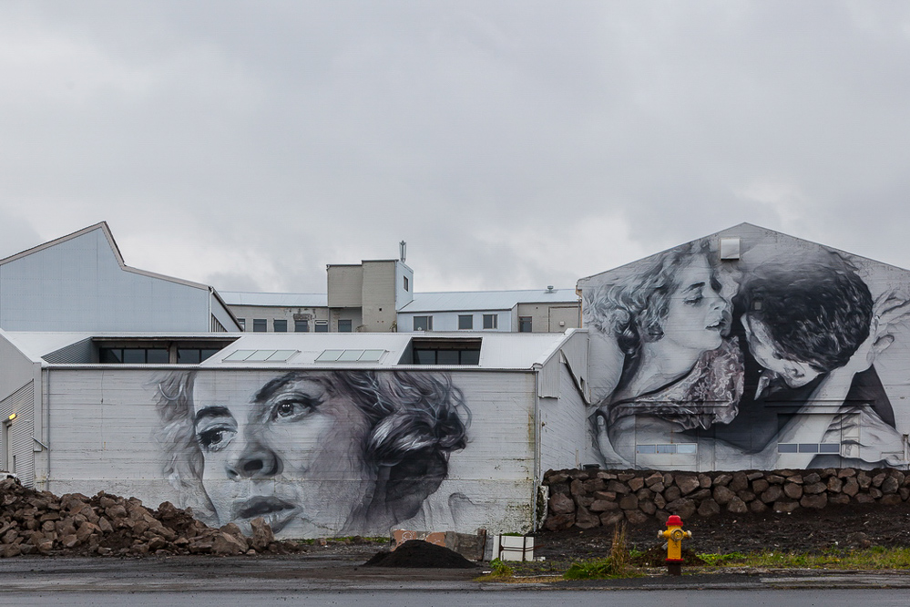 054_island_21-09_Fassadenkunst in Reykjavik