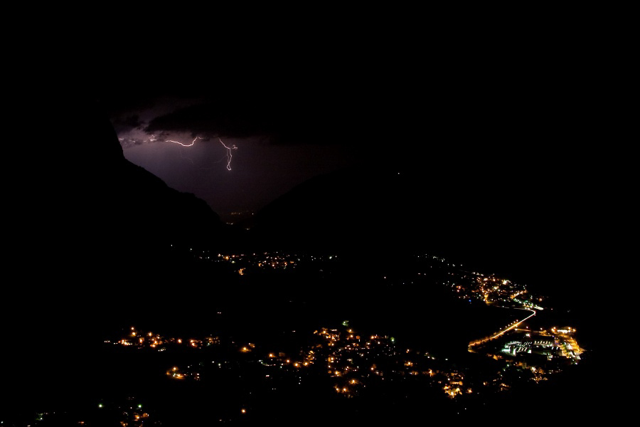 Nacht über Schwanden - 006 - Blitz über dem Glarnerunterland