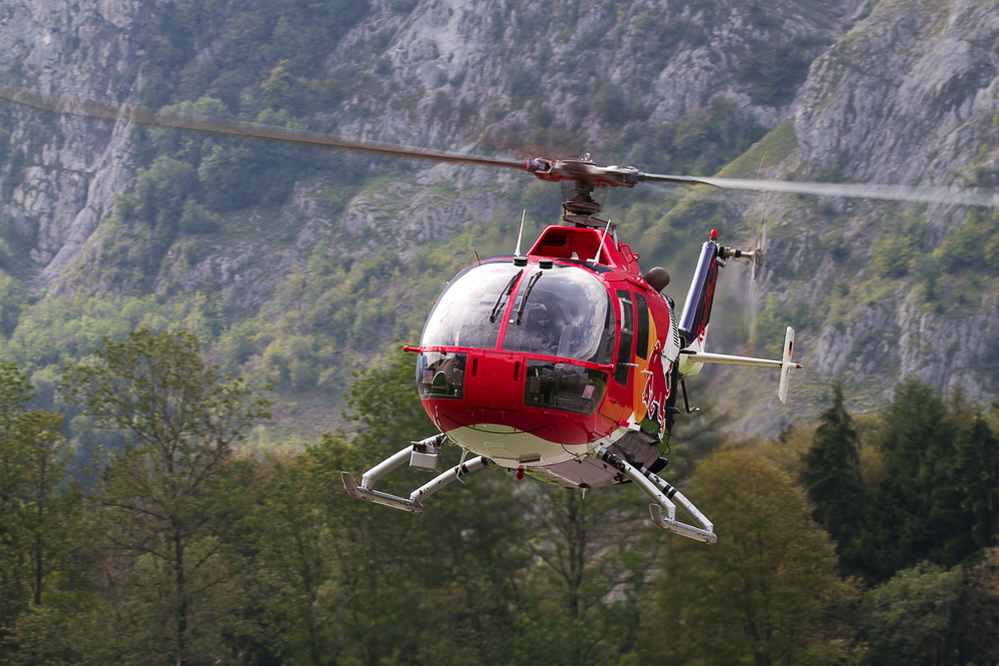 Redbull - 041 - Demo Eurocopter BO-105C