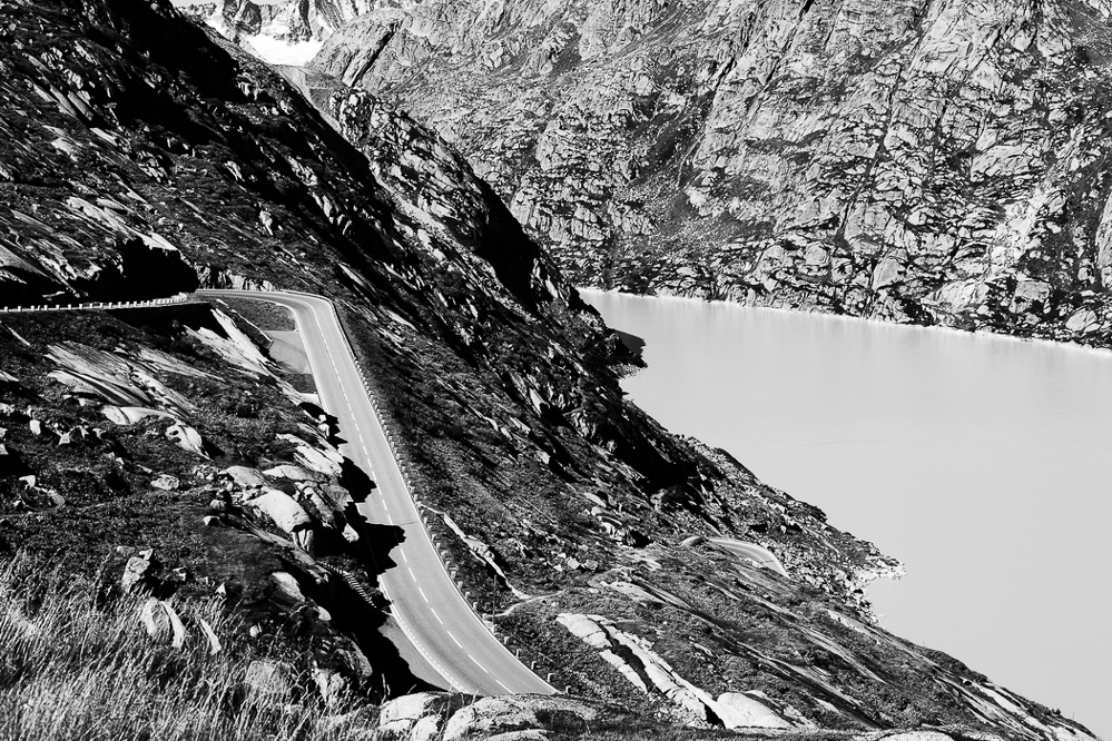 aletsch_147 - Strasse zum See