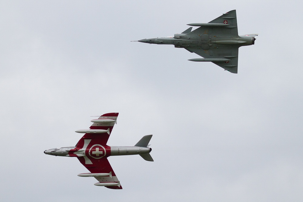 Emmen - 373 - Hunter und Mirage