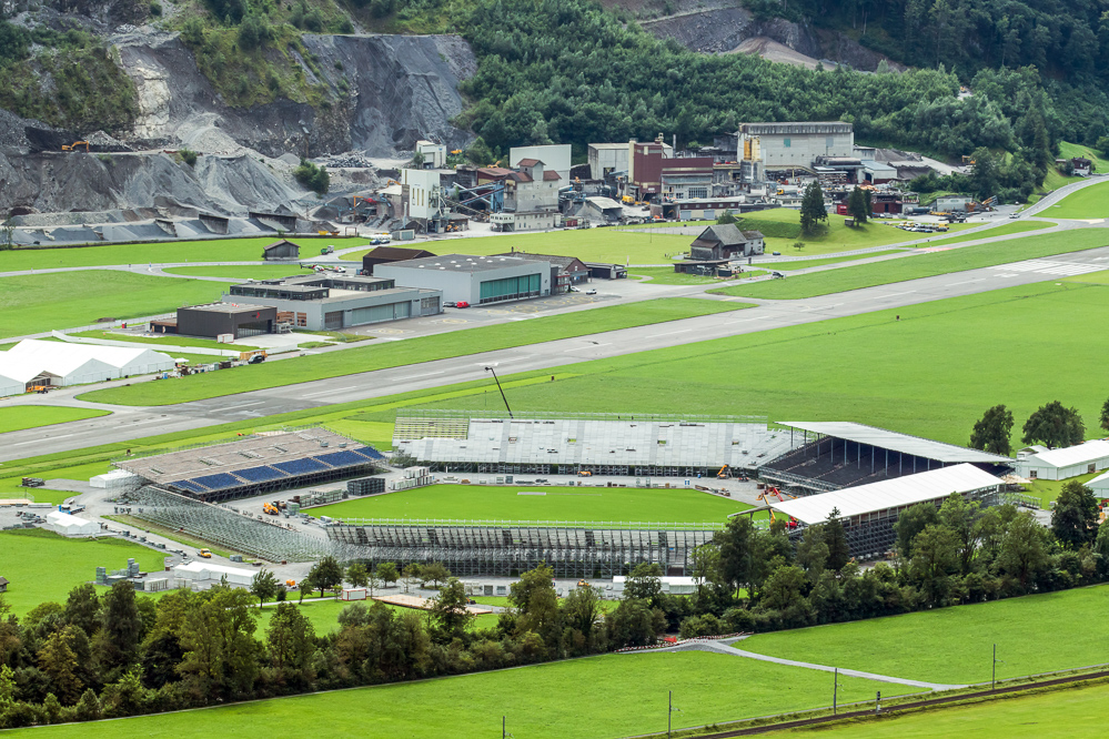 esaf011 - 2507 - Das Flugplatz und Festgelaende