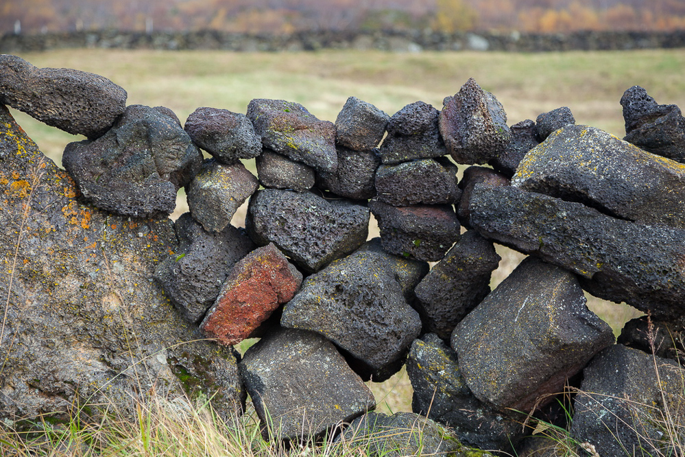 0824_island_28-09_Vulkansteinmauer