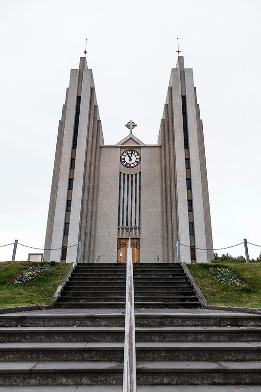 0878_island_29-09_Kirche von Akureyri