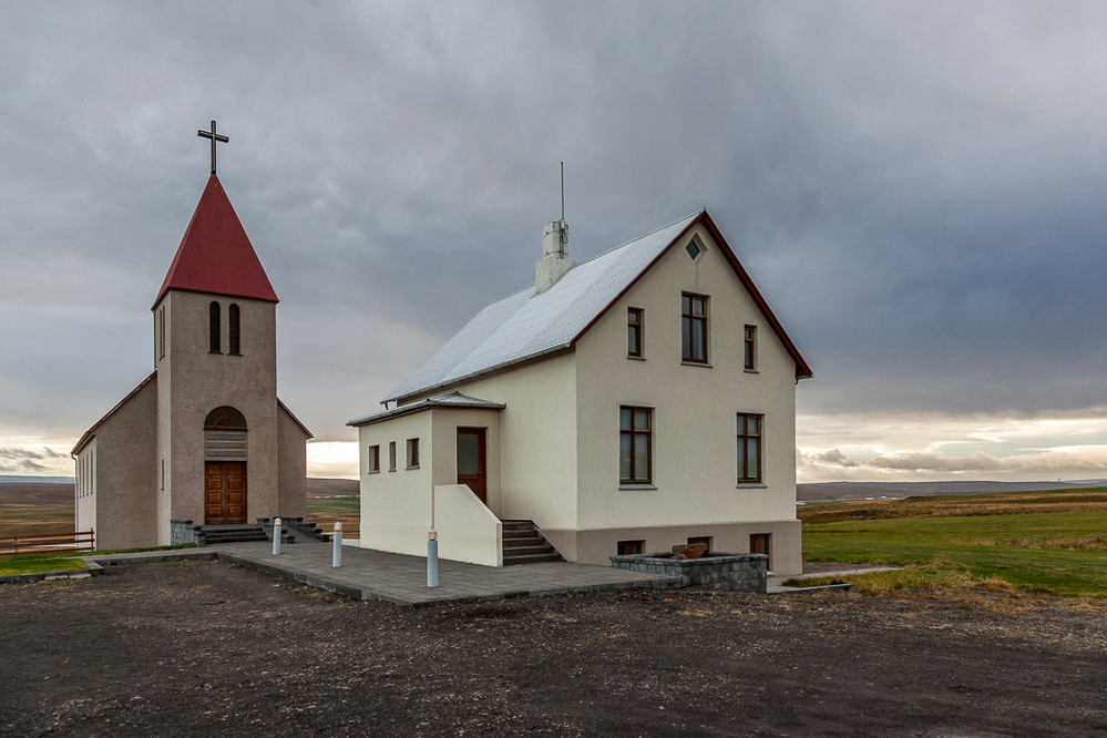 0933_island_30-09_Kirche von Melstaður