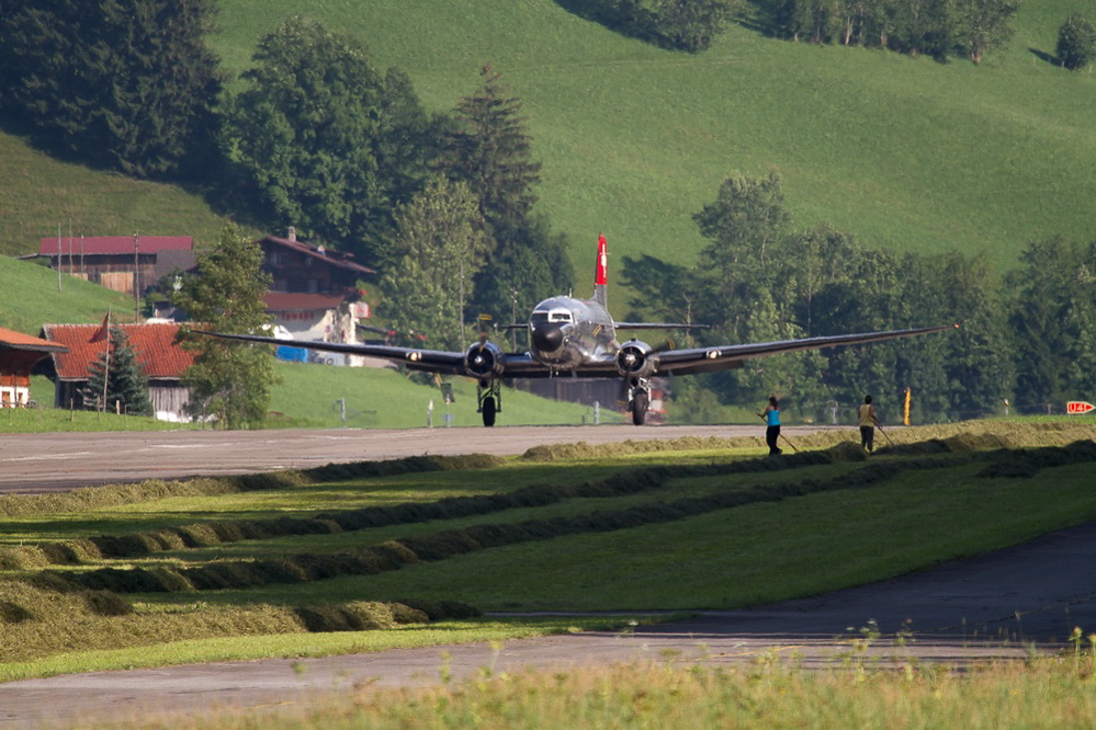 SST - 109 - Landwirtschaft am Flugplatz