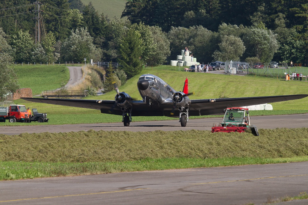 SST - 110 - Landwirtschaft am Flugplatz