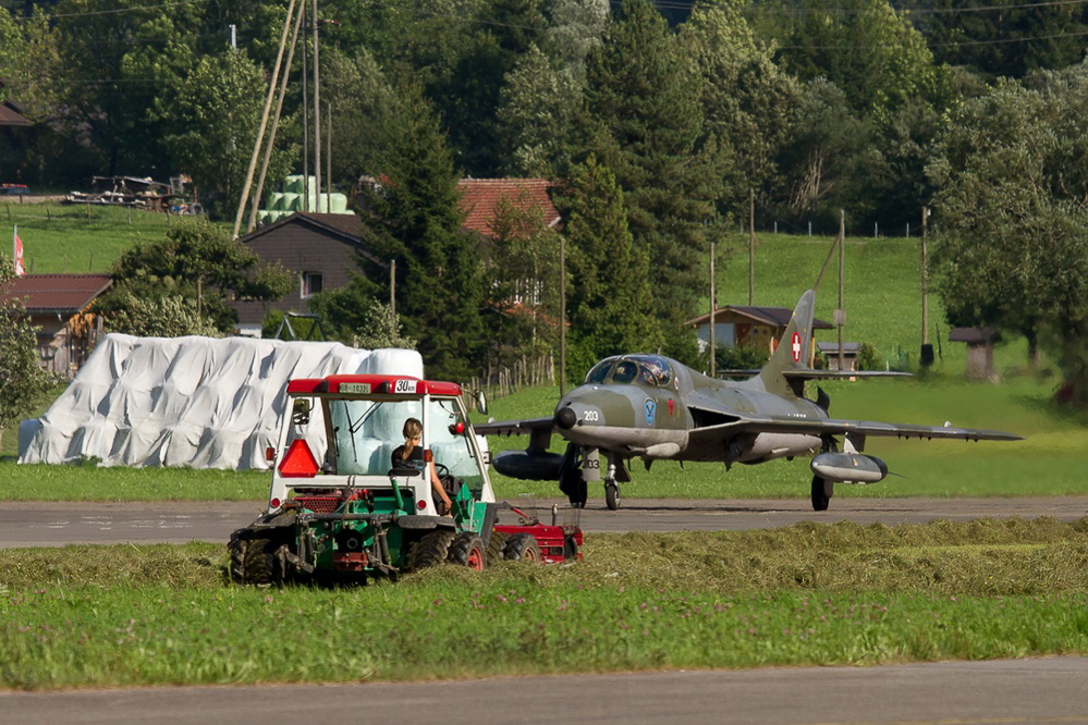 SST - 112 - Landwirtschaft am Flugplatz